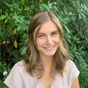 Meet your Posher, Kira